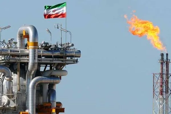 Hilberînerên petrolê yên Amerîkayê amade ne ku “alîkariya stabîlkirina Îranê bikin”