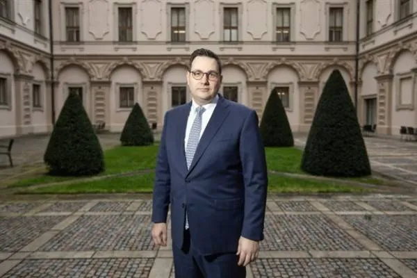 Lipavski: Rûsya li ser aştiyê nexweş e, divê em piştgiriya Ukraineyê zêde bikin