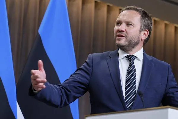 Tsahkna meets with Latvian President Rinkevics