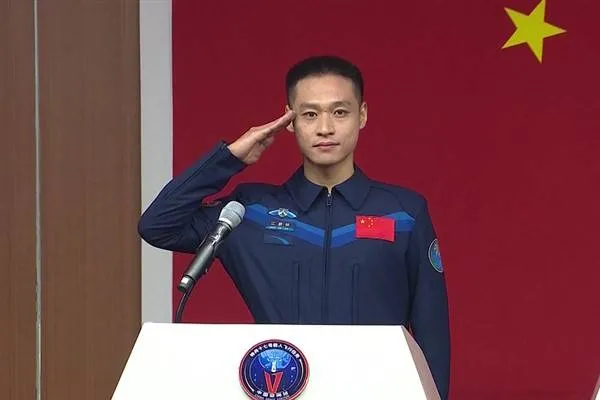 中国の最年少宇宙飛行士、今日初の宇宙旅行をしました