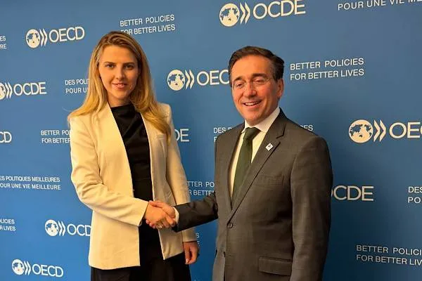Bulgarische Außenministerin Petrova traf ihren spanischen Amtskollegen Albares