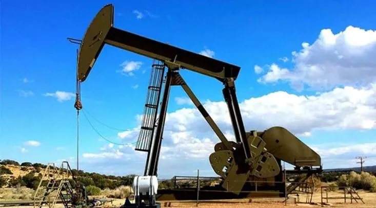 ENERGY MARKETS-Oil prices rise more than 1,0 pct. on Israel-Iran conflict and storm fears