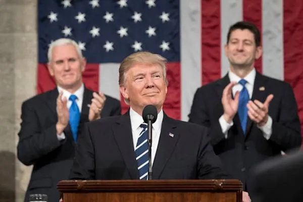 Trump ji Senatoyê re bang kir ku 