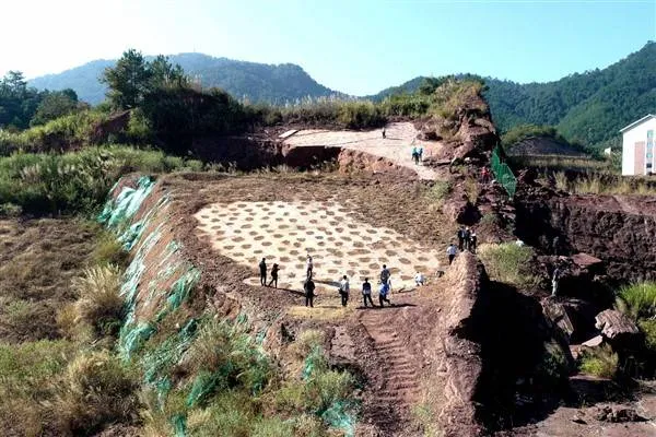 Scoperta l'impronta di dinosauro più grande al mondo a Fujian