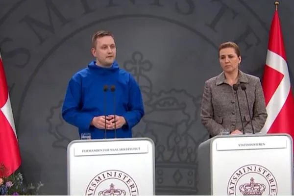 Serokwezîrê Groenlandê got ku dê li şûna Amerîkayê Danîmarkayê hilbijêrin