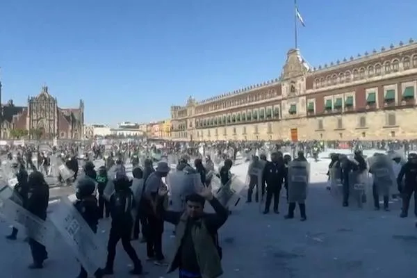 In Mexiko wurden bei regierungsfeindlichen Protesten 120 Menschen verletzt