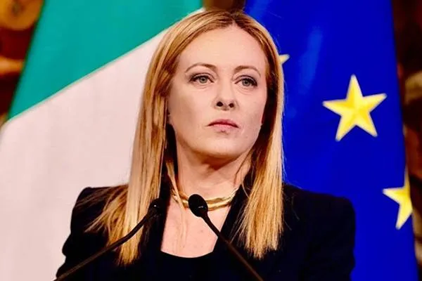 Meloni: Prorogate le misure contro l'aumento dei prezzi dei carburanti in Italia