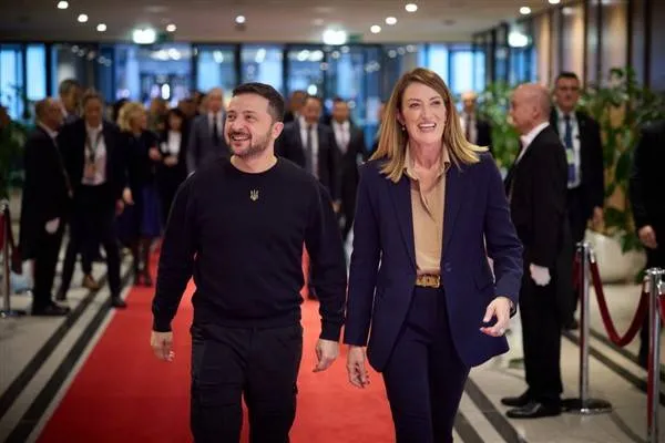 El presidente de Ucrania, Zelenski, se reunió con la presidenta del Parlamento Europeo, Metsola