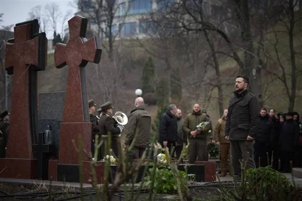 Zelensky: We solemnly honor all our heroes who gave their lives defending Ukraine