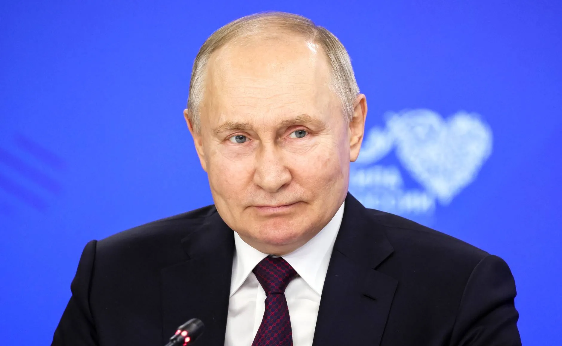 Putin: Burlarse de la historia es parte de la política general de las élites occidentales