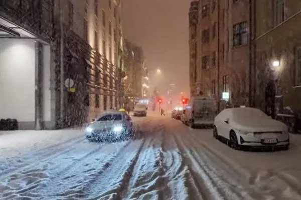 170,000 people left without power in Finland, plane runs off runway