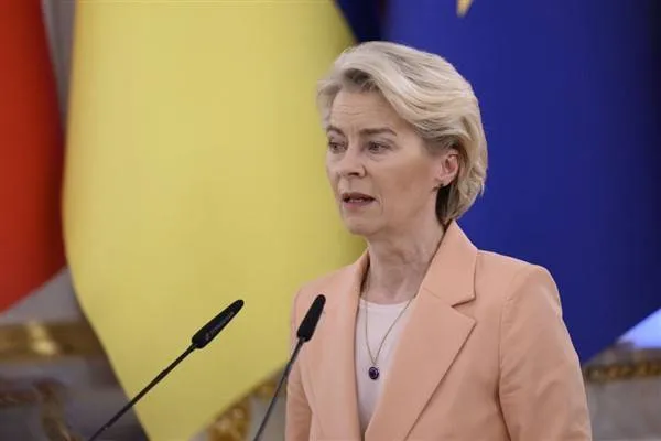 Leyen: Em pêşniyar dikin ku vîzeyan bo diplomatên Gurcî têk bikevin