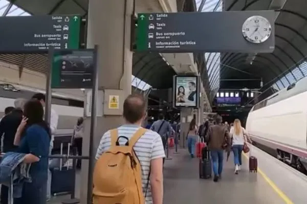 Spain to launch nationwide €60 monthly public transport pass